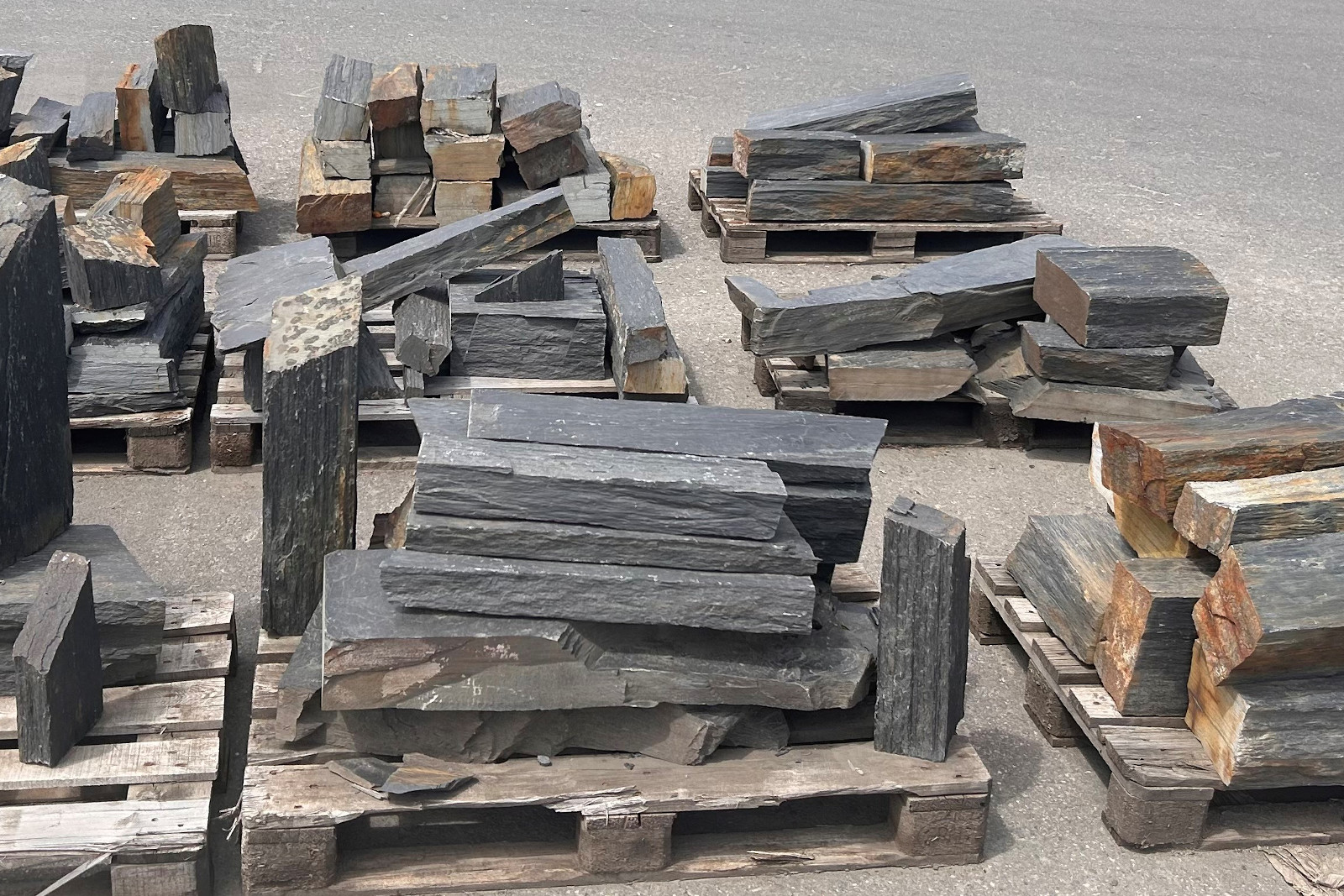 Monolith diverse Größen ohne Betonfuß Bild